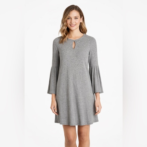 Nordstrom Dresses & Skirts - Chelsea & Theodore size medium casual tee dress with keyhole cutout size medium